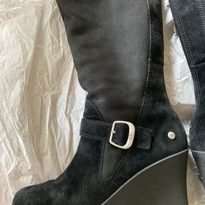 UGGS 9 Black calf hi sheepskin wedge platform boot